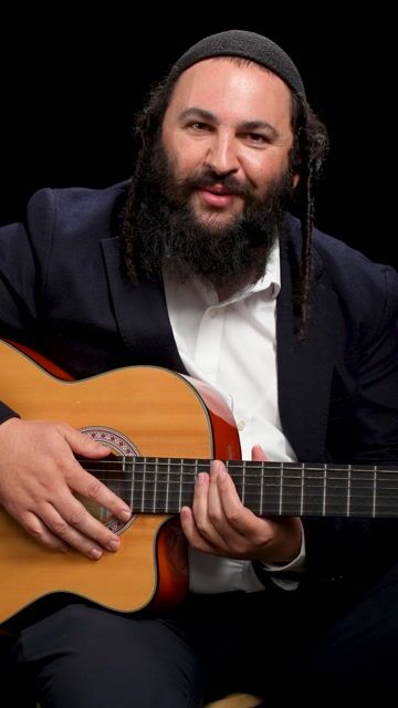 22 - Moshe Storch Moment 1 Portrait_FINAL.mp4